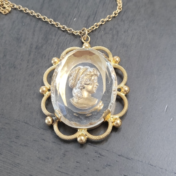 Vintage Lady Intaglio Necklace - Picture 2 of 2